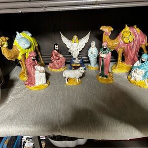 Vintage ceramic nativity set from Holland 9 large pieces